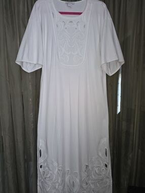 Joan Vass White Embroidered Scoop Neck Maxi Dress Size 1 (Medium)